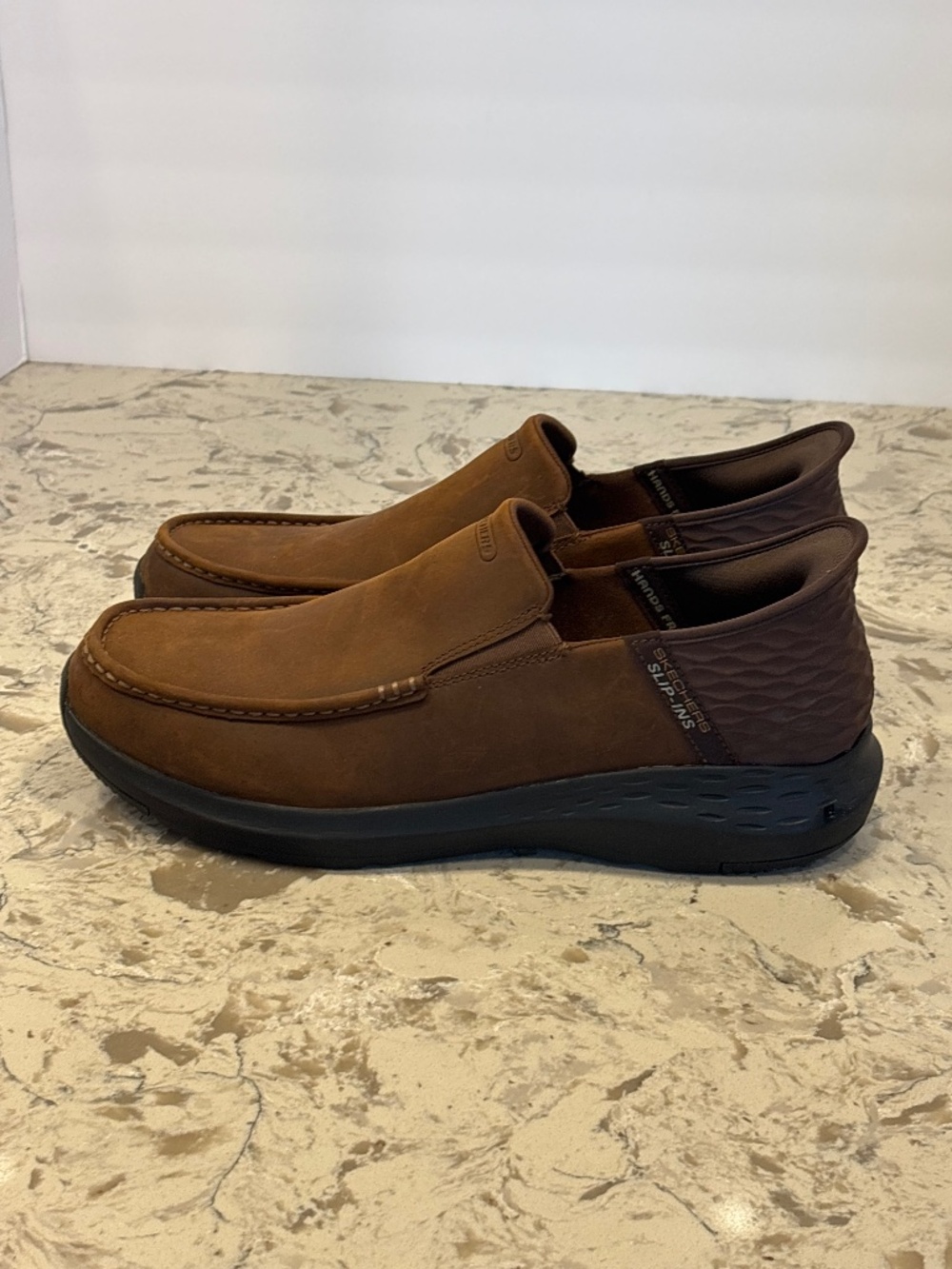 Men’s NWOT Skechers Brown Leather Hands Free Slip In Shoes Relaxed Fit 24